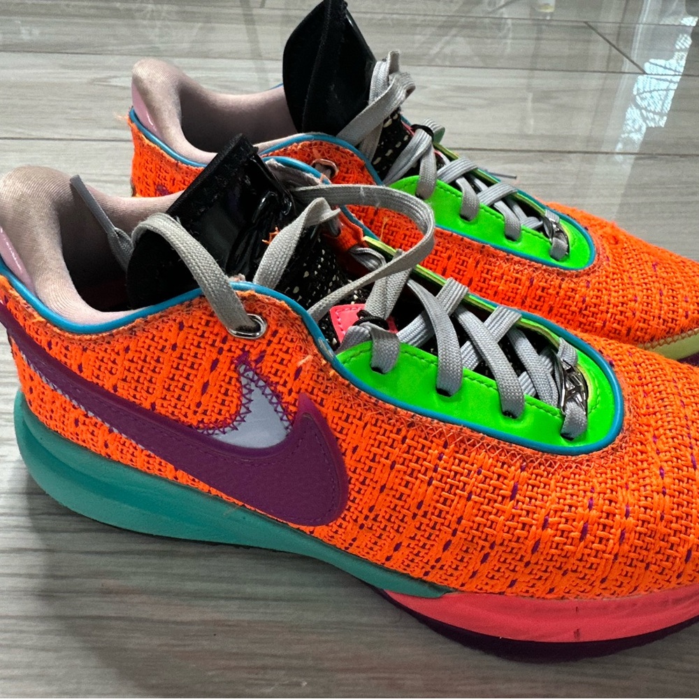 Nike Lebron XX Chosen 1 Pink Diamond Collection